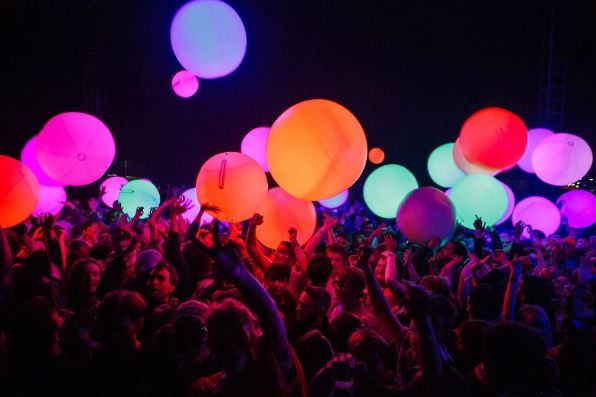 INFLATABLE PVC LED BALLS